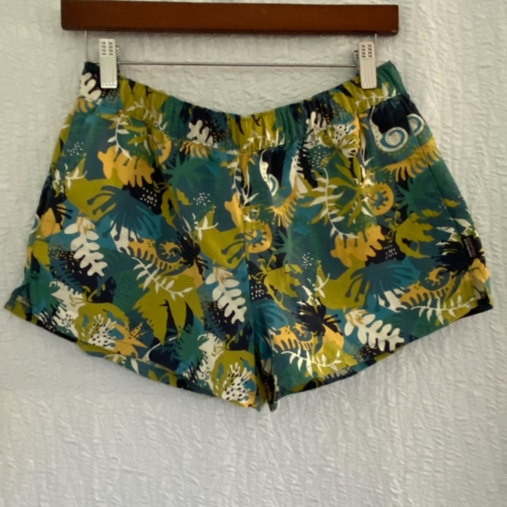 Patagonia Barely Baggies Shorts Tropical Print Swim Trunks Beach Hiking